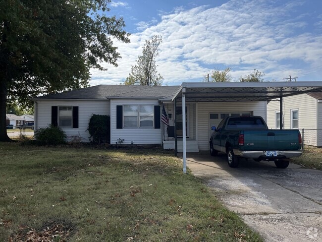 Building Photo - 700 Traub Pl Rental