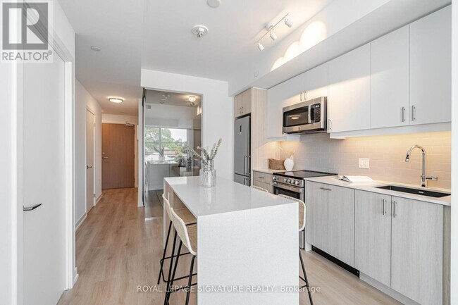 Photo - 1195 The Queensway Unit 204