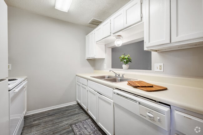 2BR, 1.5BA - 1,100SF - Kitchen