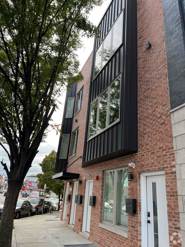 Building Photo - 2554 Frankford Ave Unit 1 Rental