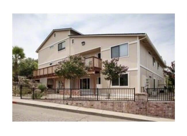 Building Photo - 2821 Mallard Ln