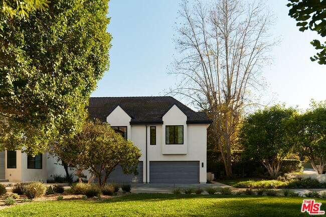 Photo - 3858 Hayvenhurst Dr