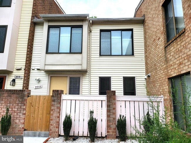 Building Photo - 9668 Brassie Way Rental