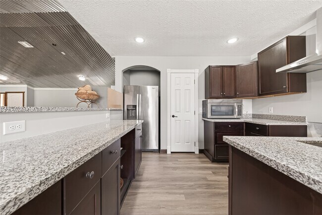 Photo - 403 Wrangler Rd