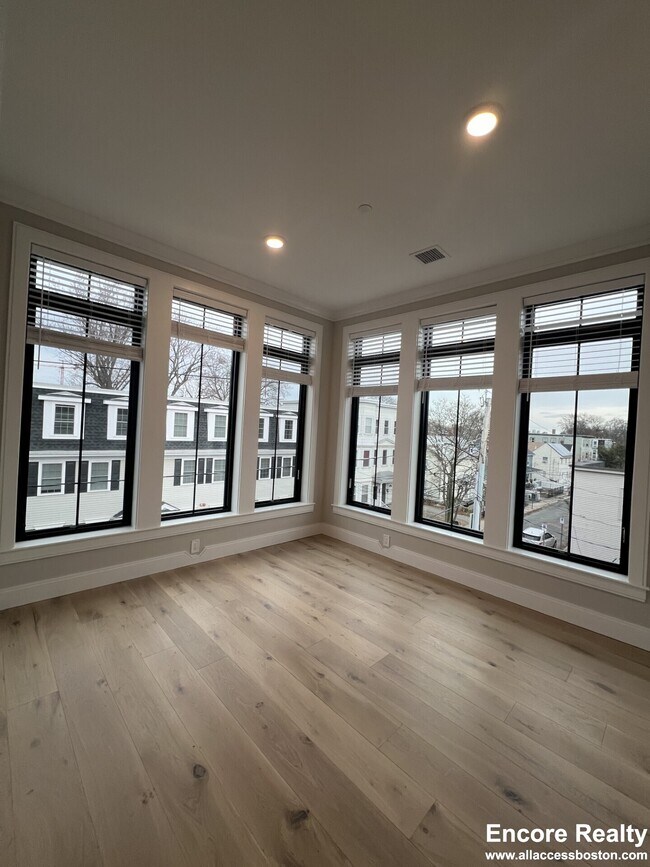 Photo - 157 Everett St Unidad 308