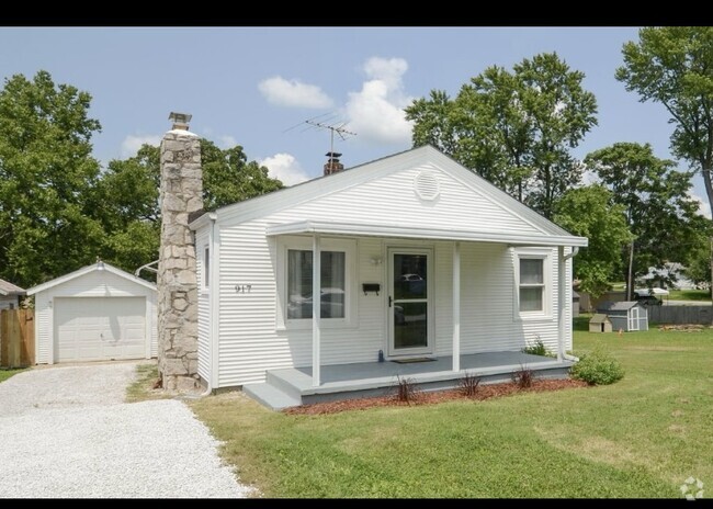 Building Photo - 917 W Della St Rental