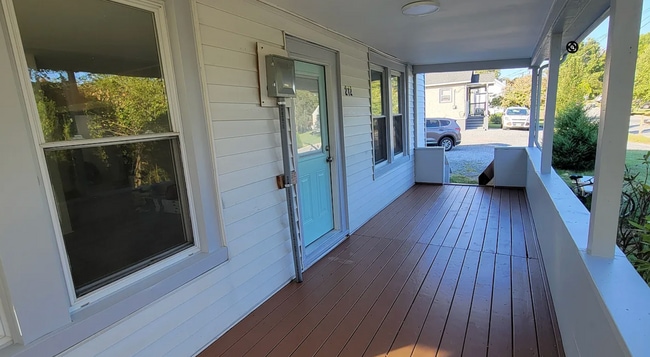 Photo - 212 Summit St