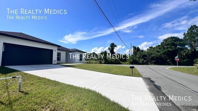 Photo - 3299 Bowline Ave