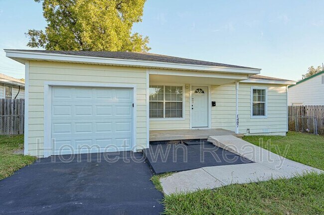 Photo - 1407 NW Logan Ave