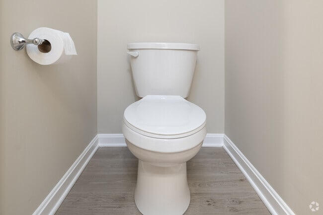 2BR, 2BA - 1,023SF Bathroom
