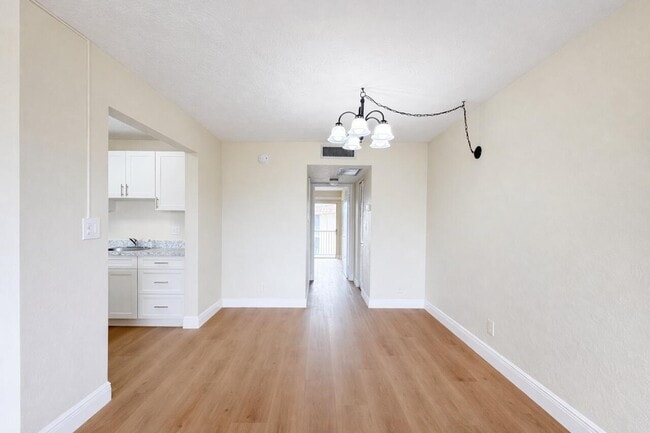 Photo - 700 Village Green Ct Unit 316