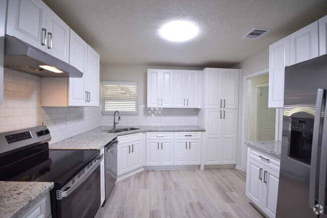 Building Photo - 2511 Evergreen Dr Rental