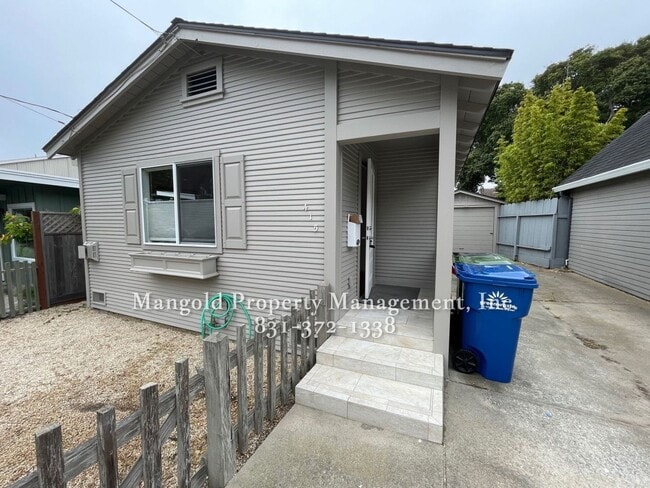Beautifully Recently Remodeled 2-Bed, 1-Ba... - Beautifully Recently Remodeled 2-Bed, 1-Ba... House