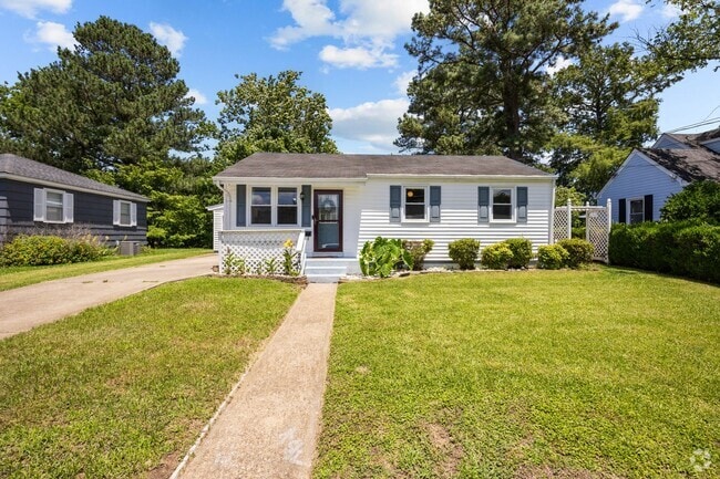 Building Photo - Spacious Home in Peaceful Norfolk Neighbor...
