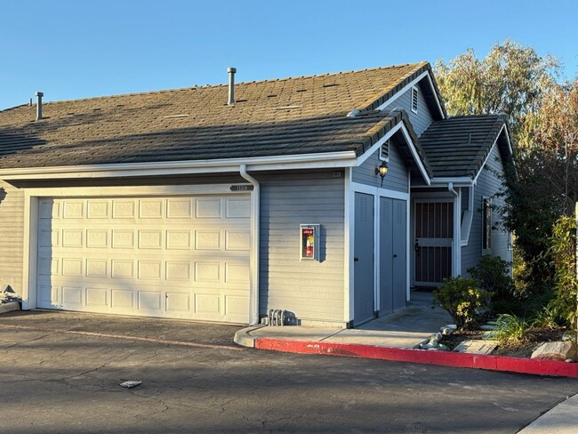 Charming 2 Bedroom 2.5 Bath Home In Poway - Charming 2 Bedroom 2.5 Bath Home In Poway