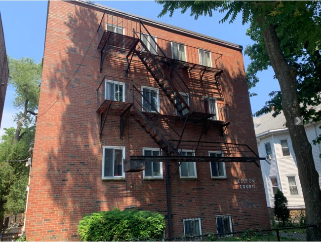 Photo - 200 Kelton St