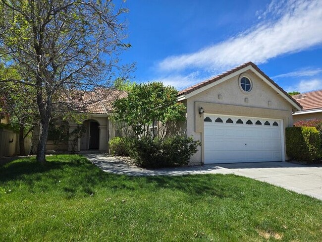 Building Photo - Beautiful Single Story Home in Double Diamond