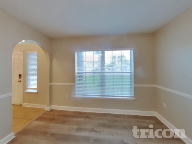 Photo - 192 King Arthur Ct