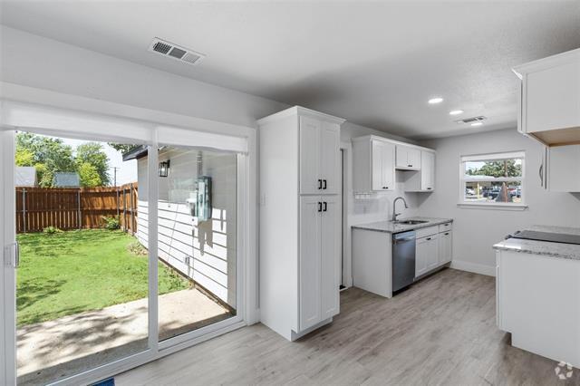 Building Photo - 2025 Red Cloud Dr Rental