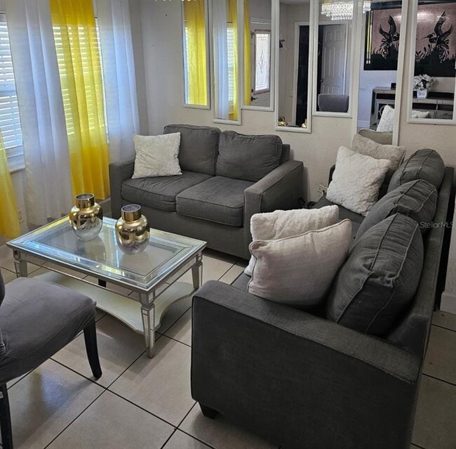 Photo - 553 Robin Hill Cir