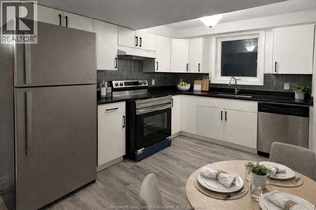 Photo - 1290 Tourangeau Rd