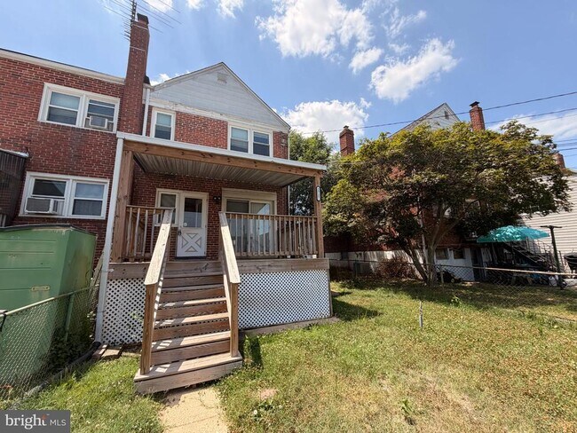 Photo - 2717 Creston Rd