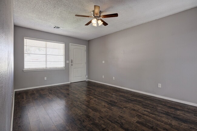 Photo - 916 S Patterson Dr