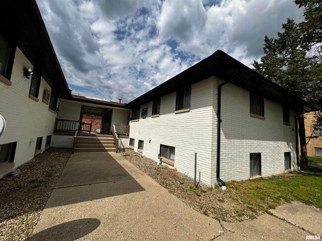 Photo - 2613 W Wardcliffe Dr Unit D