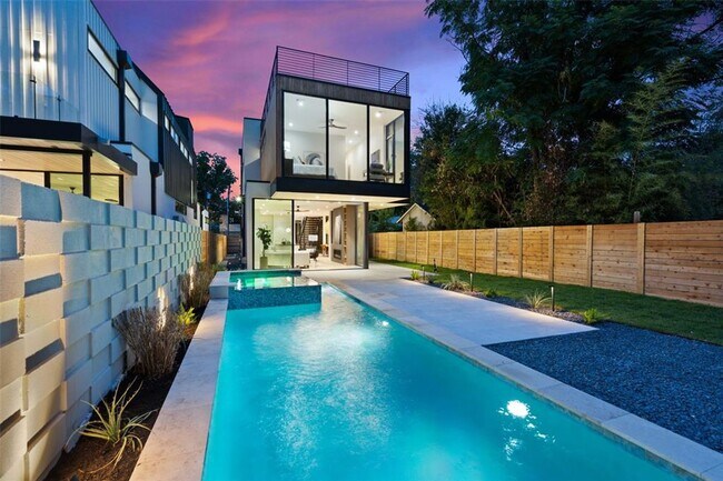 Building Photo - Stunning New Construction Home in Bouldin ...