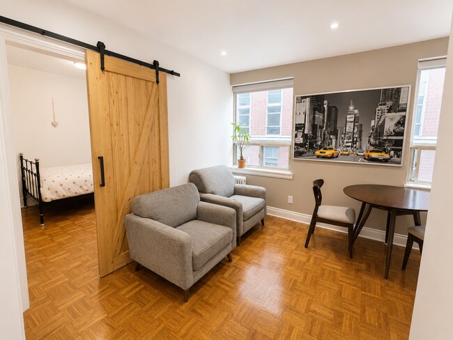 Building Photo - 710 Spadina Ave. Unit 601