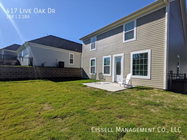 Photo - 417 Live Oak Dr