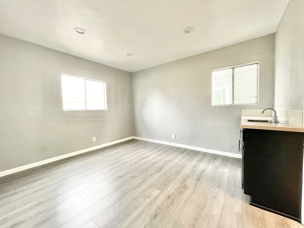 Photo - 1403 E 23rd St Unidad E