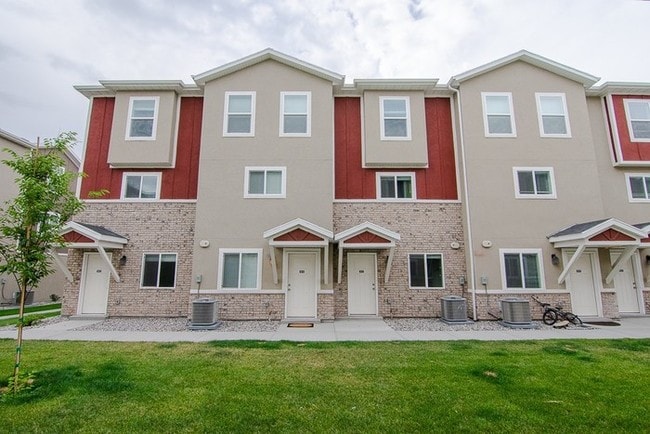 Photo - THE LOCHS! Gorgeous Townhome