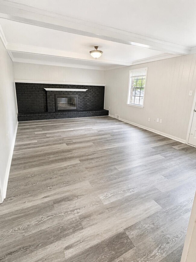 Photo - 1562 Holly Hill Dr