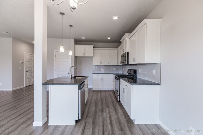 Photo - 194 Kindre St