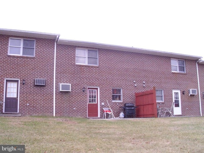 Photo - 691 Center Dr