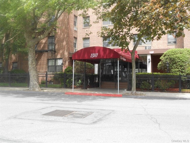 Photo - 131-11 Kew Gardens Rd Unit 5-M