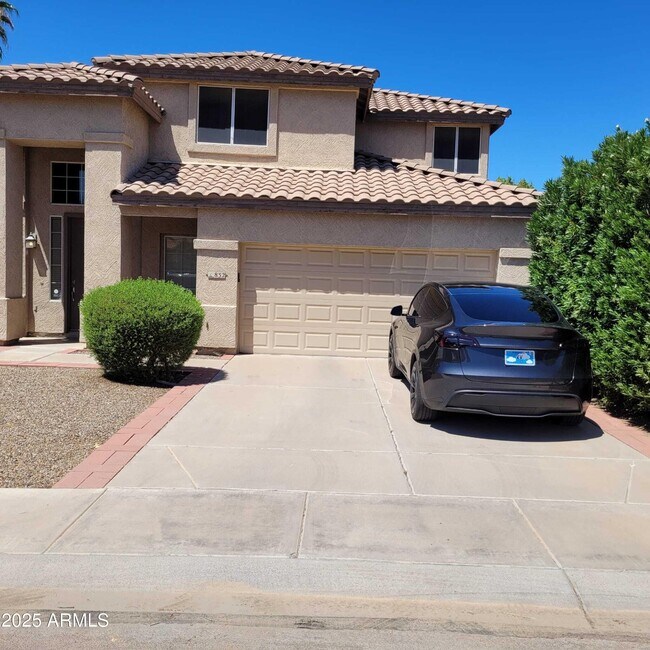 Photo - 832 N Benson Ln
