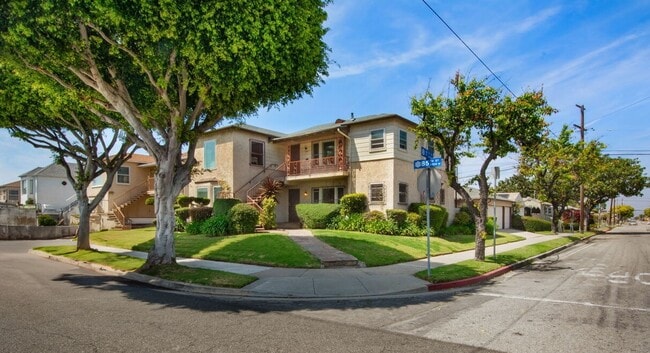 Photo - 2903 W 85th St