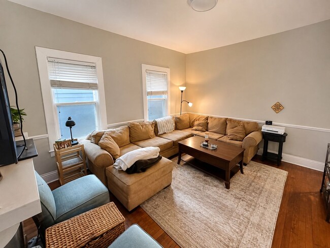 Photo - 344 Oldham Ave