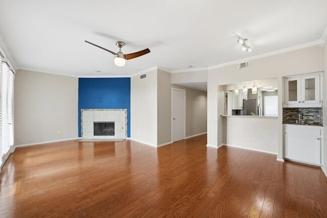 Photo - 606 W Lynn St Unit 10