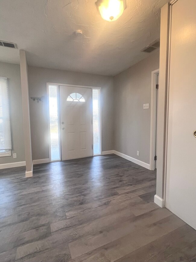 Photo - 3912 Manorwood Dr