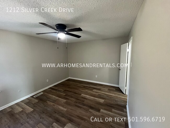 Photo - 1212 Silver Creek Dr