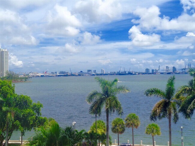 Photo - 1408 Brickell Bay Dr Unidad 613