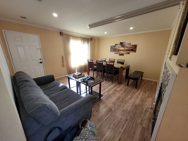 Photo - 37647 Hammer St