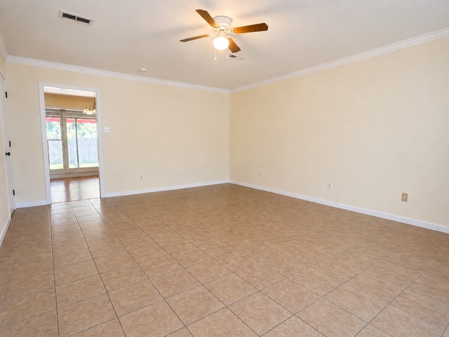 Photo - 2152 Westbury Ct SW