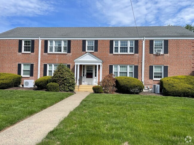 Building Photo - 1058 Farmington Ave Unit 2 Rental