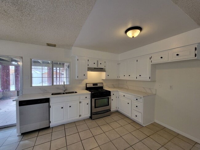 Photo - Beautiful 4 Bedroom Home in Palmdale!