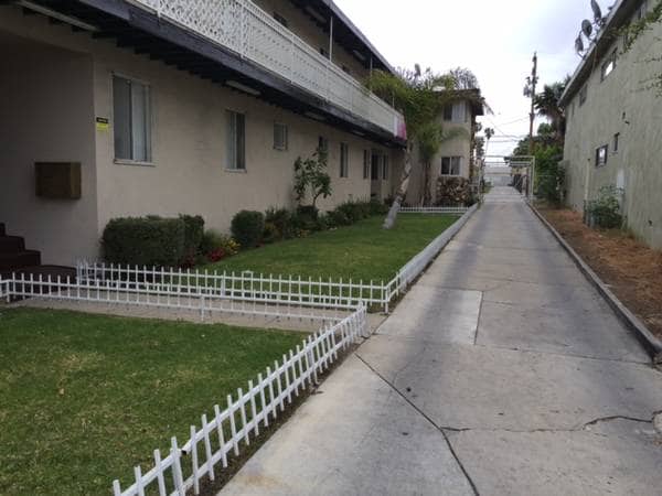 Building Photo - 921 N. Cedar St.