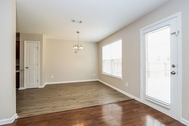 Photo - 669 Coneflower Trail